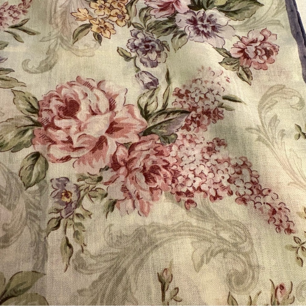 NWT BURBERRY Vintage Floral Scarf - Picture 11 of 13